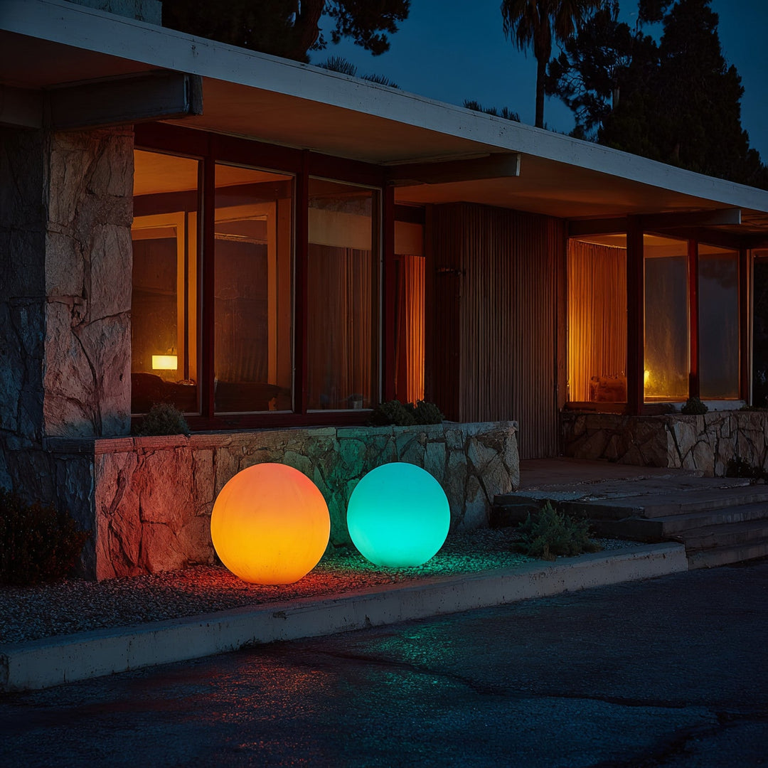 Fritstående solcellelampe til haven GB167 – kugle 30x30x63 cm, farvet LED