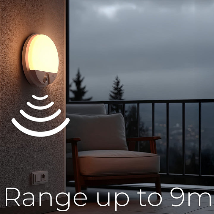 LED-lampe med infrarød bevægelsessensor MCE291 W 1100 lm 15 W IP54 Maclean Energy, farve: hvid