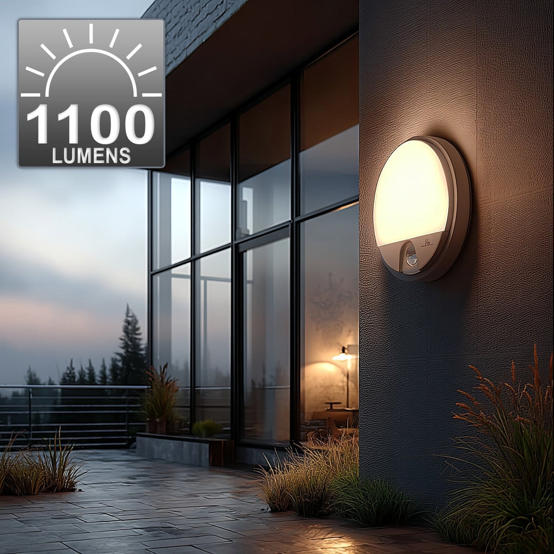 LED-lampe med infrarød bevægelsessensor MCE291 W 1100 lm 15 W IP54 Maclean Energy, farve: hvid
