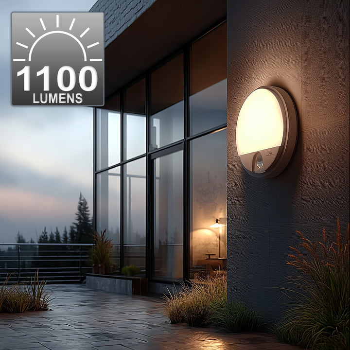 LED-lampe med infrarød bevægelsessensor MCE291 W 1100 lm 15 W IP54 Maclean Energy, farve: hvid