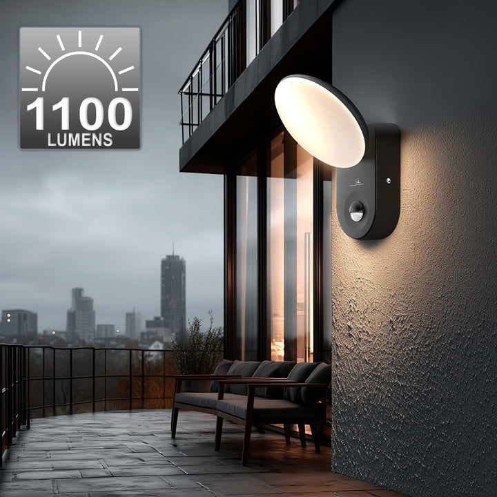 Væglampe med LED og PIR-sensor Maclean Energy MCE367 - PC+ALU, 15W (1100lm) Neutral White 4000K IP65 grå