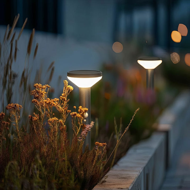 Solar LED-lampe med Maclean-sensor, sort, IP44, 3 lysindstillinger, Li-ion-batteri 18650 3,7 V 1200 mAh, indstik, MCE465 B