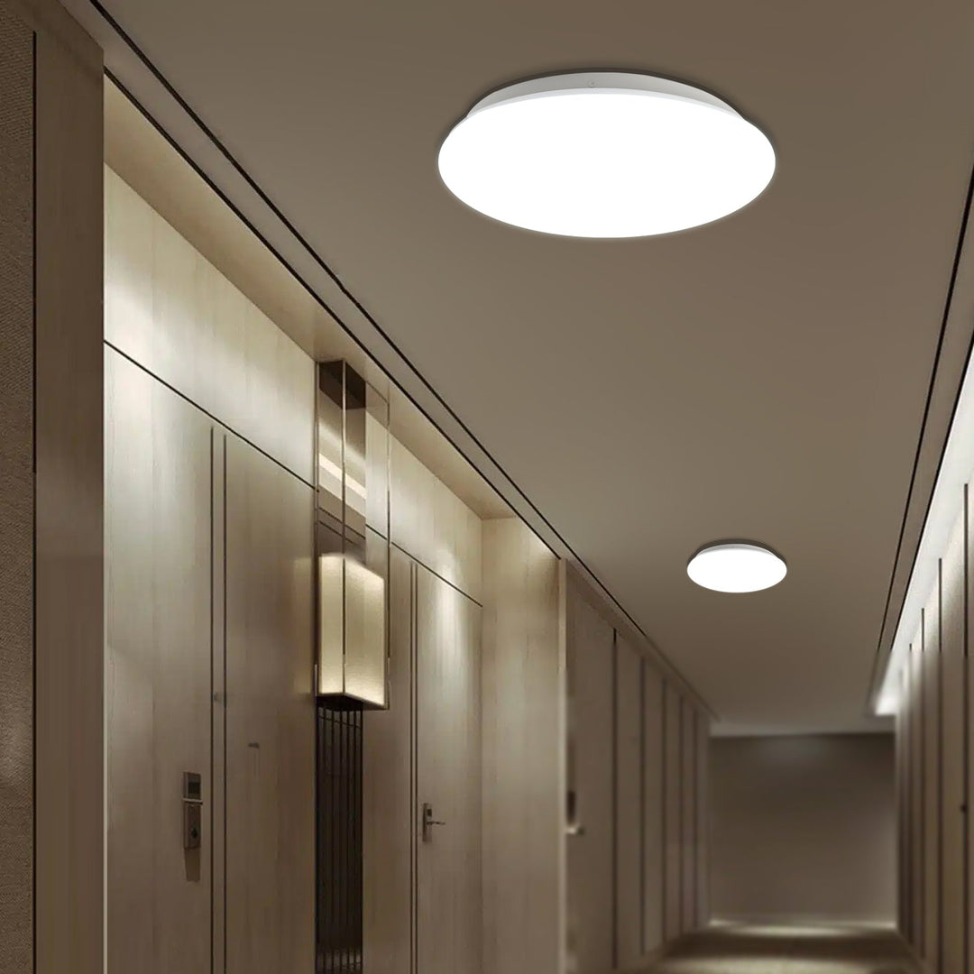 LED-loftslampe med Maclean-sensor, 5,8 GHz mikrobølgesensor, 4000 K, 12 W, 950 lm, IP44, MCE347