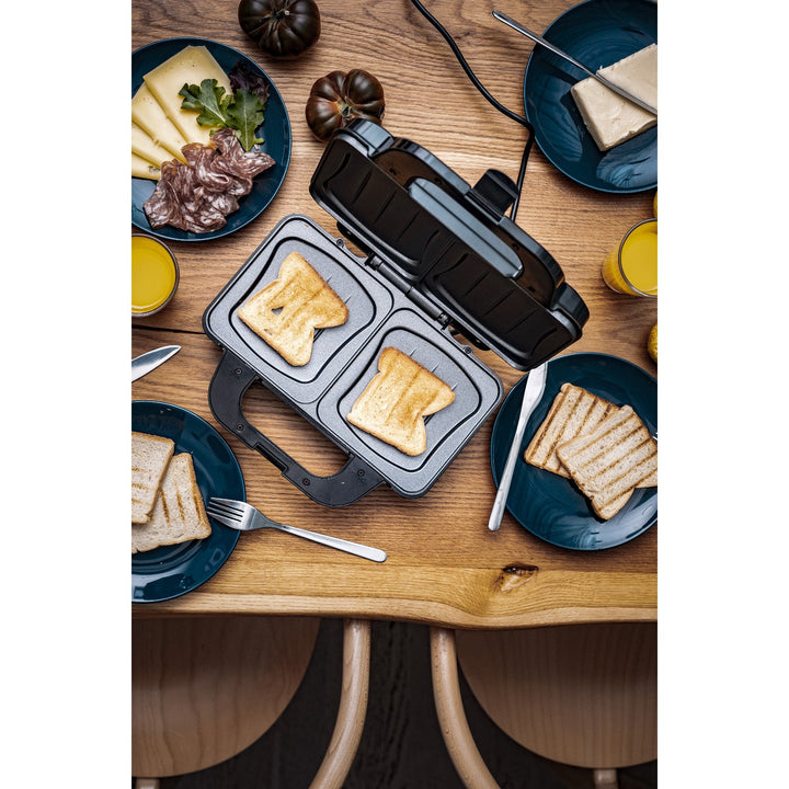 Camry sandwichmaker, til 2 sandwich, maksimal effekt 1300 W, non-stick belægning, CR 3054