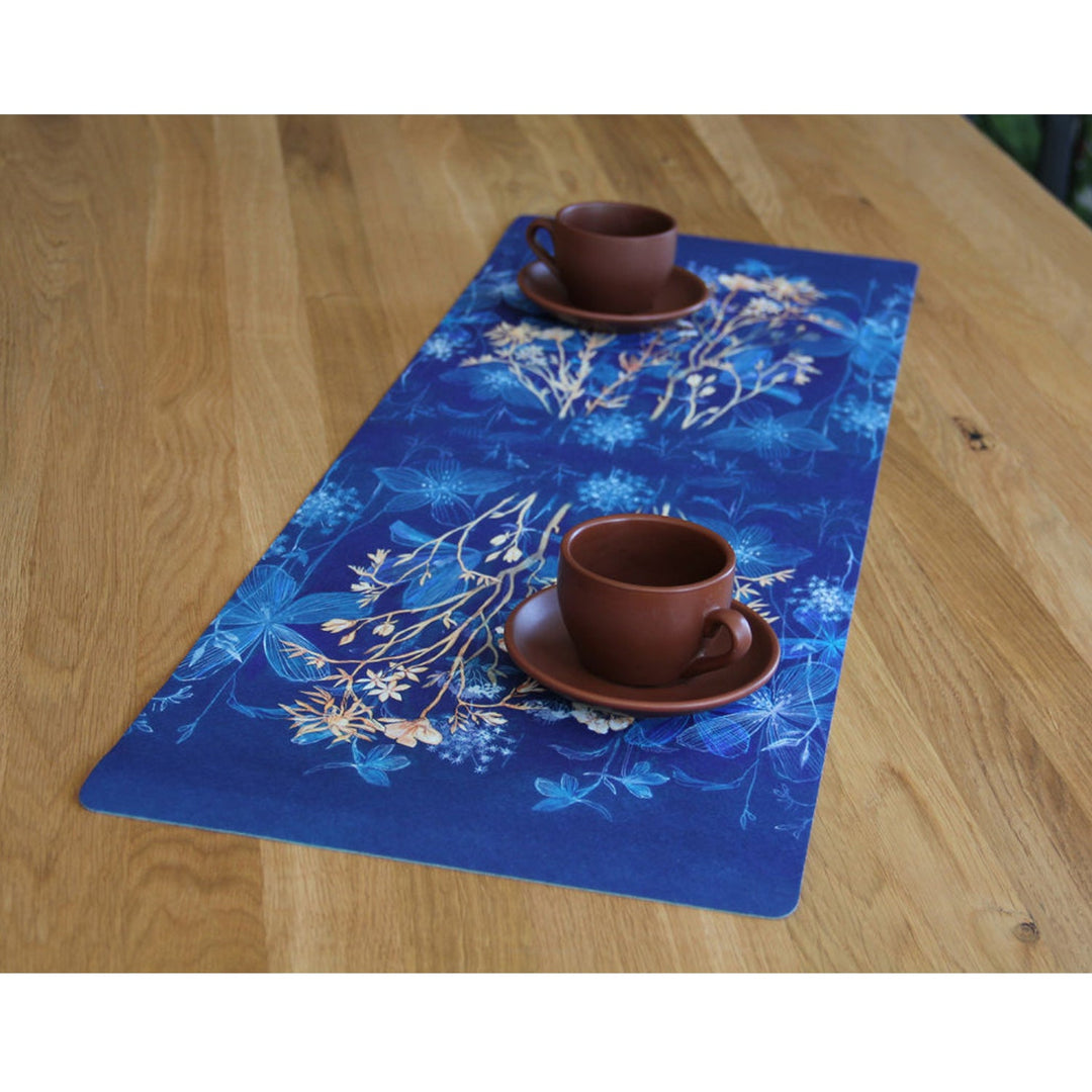 Bertoni bordløber, filt, 95x33 cm, mønster: Midnight