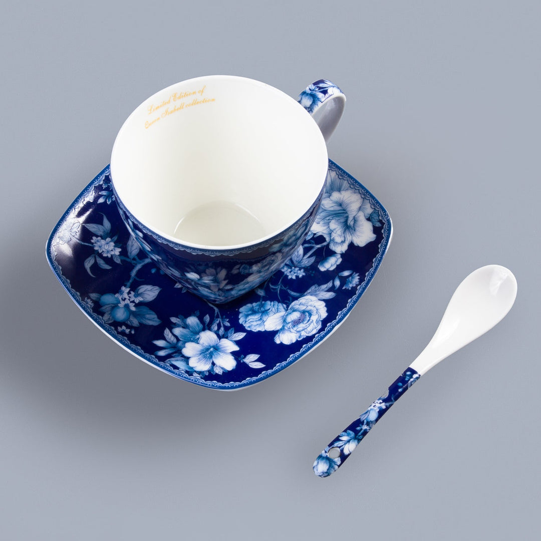 Det klassiske Queen Isabell-service i benporcelæn – et luksuriøst valg til hverdagen