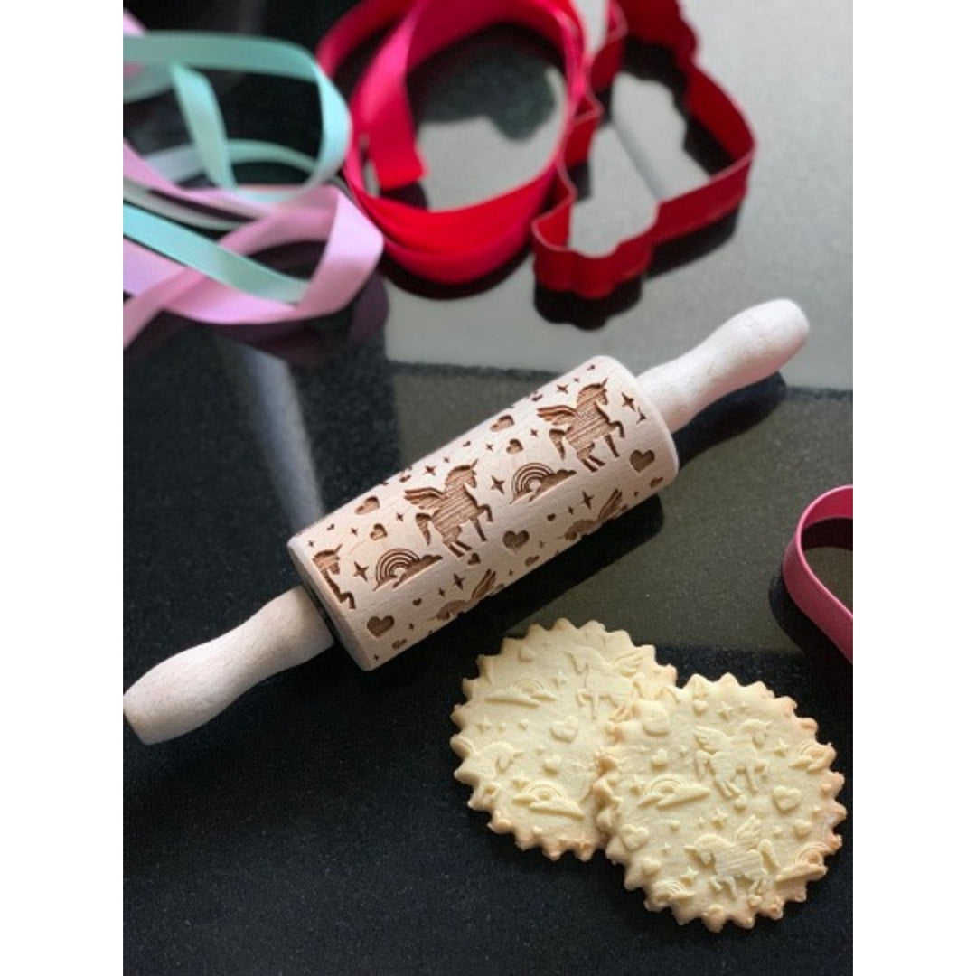 Graveret kagerulle Goody Woody, 23,5 cm, bøgetræ, enhjørningemotiv