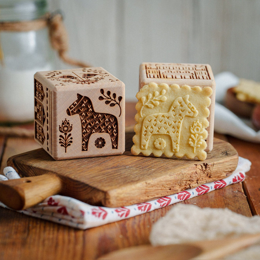 Graveret kagebrik Goody Woody, 6 cm, bøgetræ, 6 mønstre, skandinavisk stil