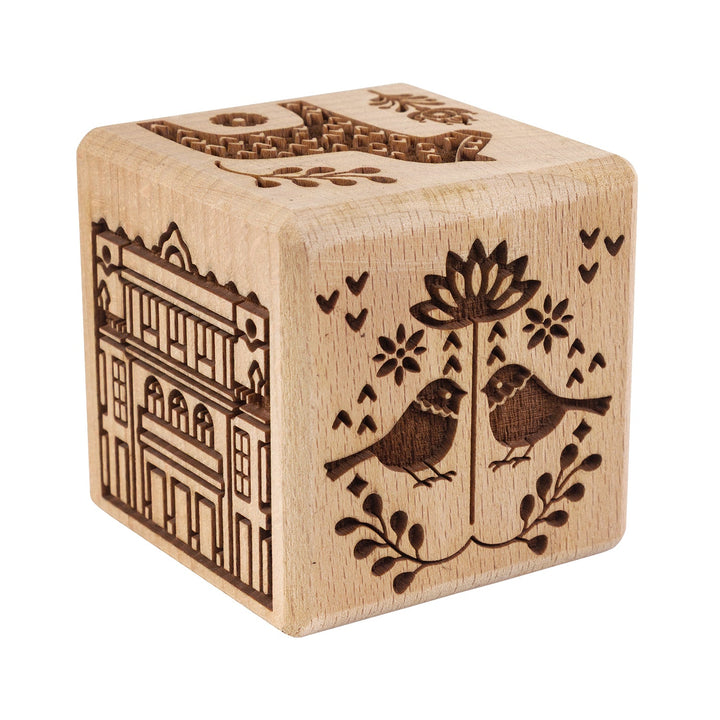 Graveret kagebrik Goody Woody, 6 cm, bøgetræ, 6 mønstre, skandinavisk stil