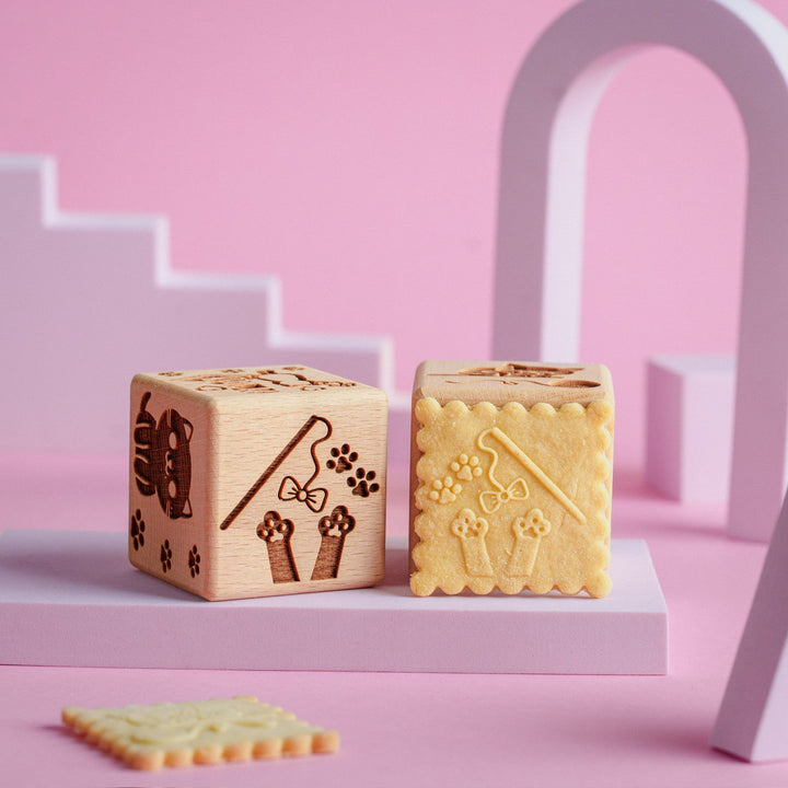 Graveret kageform Goody Woody, 6 cm, bøgetræ, 6 mønstre, katte