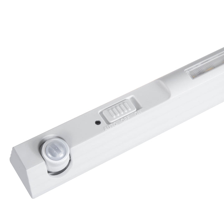 Maclean LED-lampe med bevægelig bevægelsessensor, krog, ON/OFF/AUTO, temp. 4000K, rækkevidde 3 m, MCE235 + 3x Varta Industrial AAA-alkalibatteri