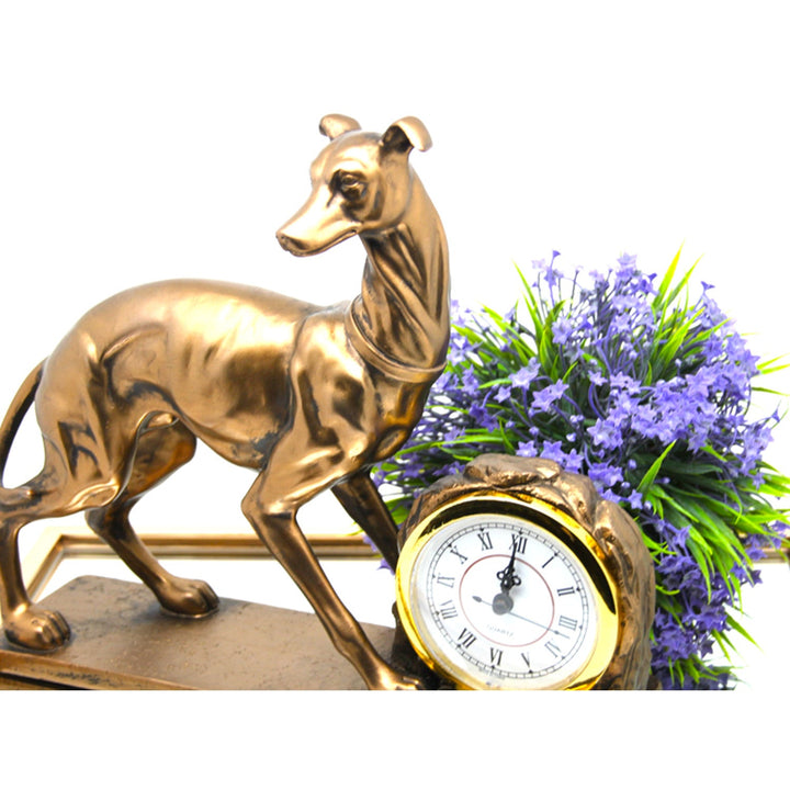 Figur af en hund, Chart, Ur, Brun dekorativ skulptur, Queen Isabel