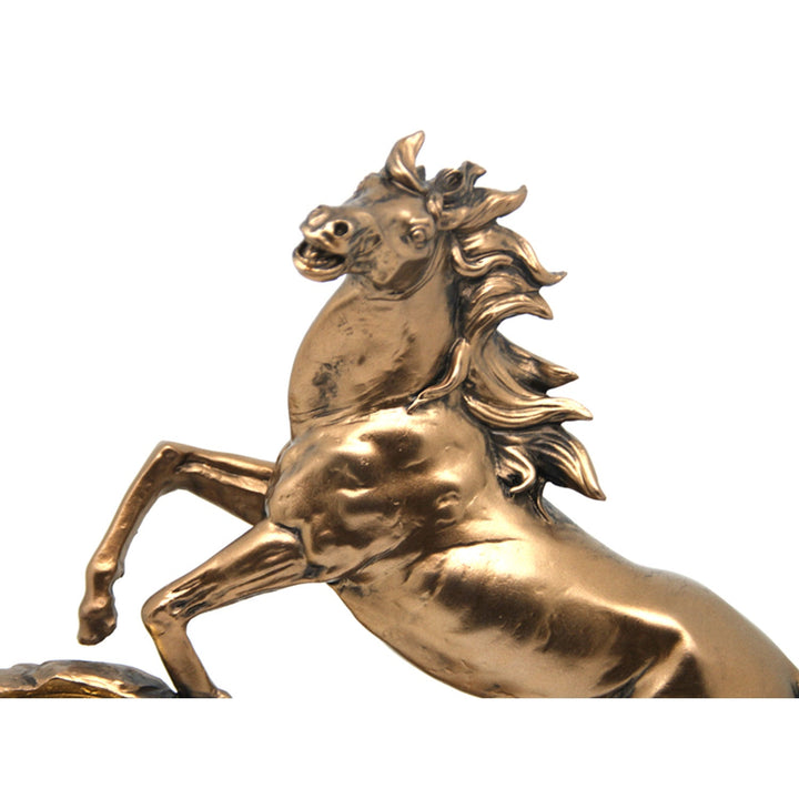 Figur af en klatrende hest, ur, bronzefigur, romertal, dronning Isabel