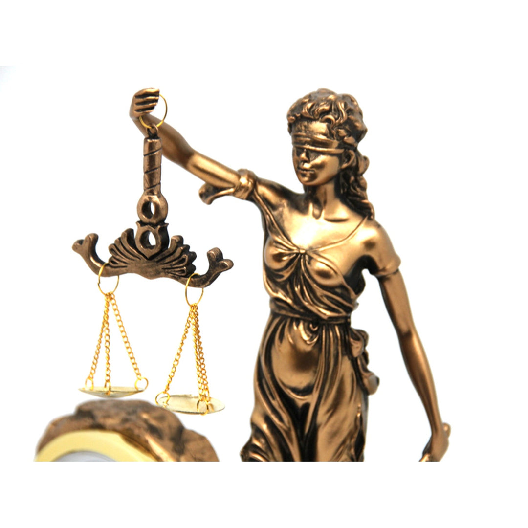 Figur af Themis, gudinde for retfærdighed, ur, dronning Isabel