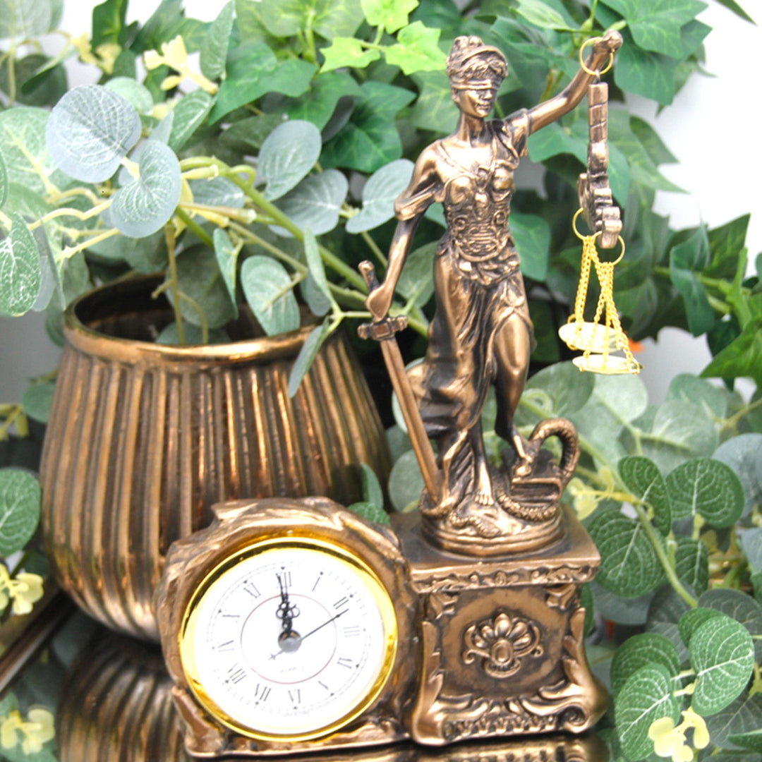 Figur af Themis med vægt og sværd, ur, bronzeornament, dronning Isabel