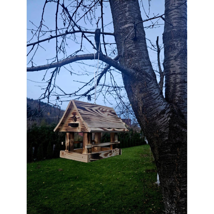 Woodok fuglefoderhus, træ, brændt, ophængskrog + fuglefrø 1 kg