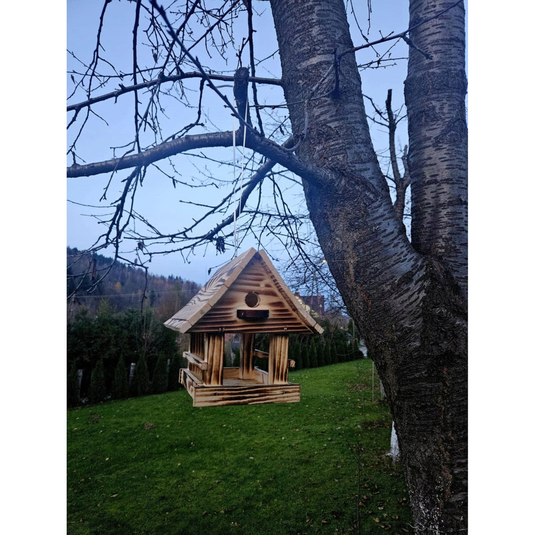 Woodok fuglefoderhus, træ, brændt, ophængskrog + fuglefrø 1 kg