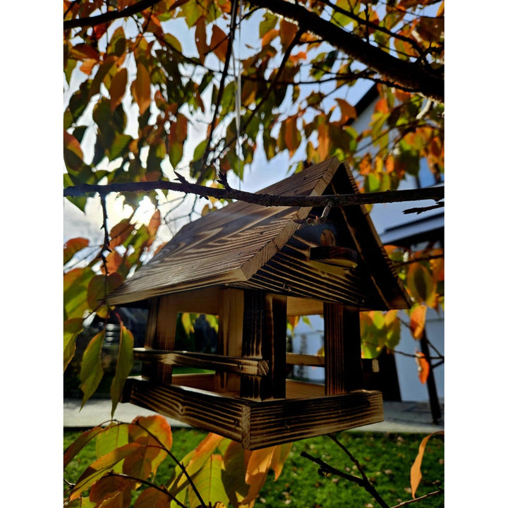 Woodok fuglefoderhus, træ, brændt, ophængskrog + fuglefrø 1 kg