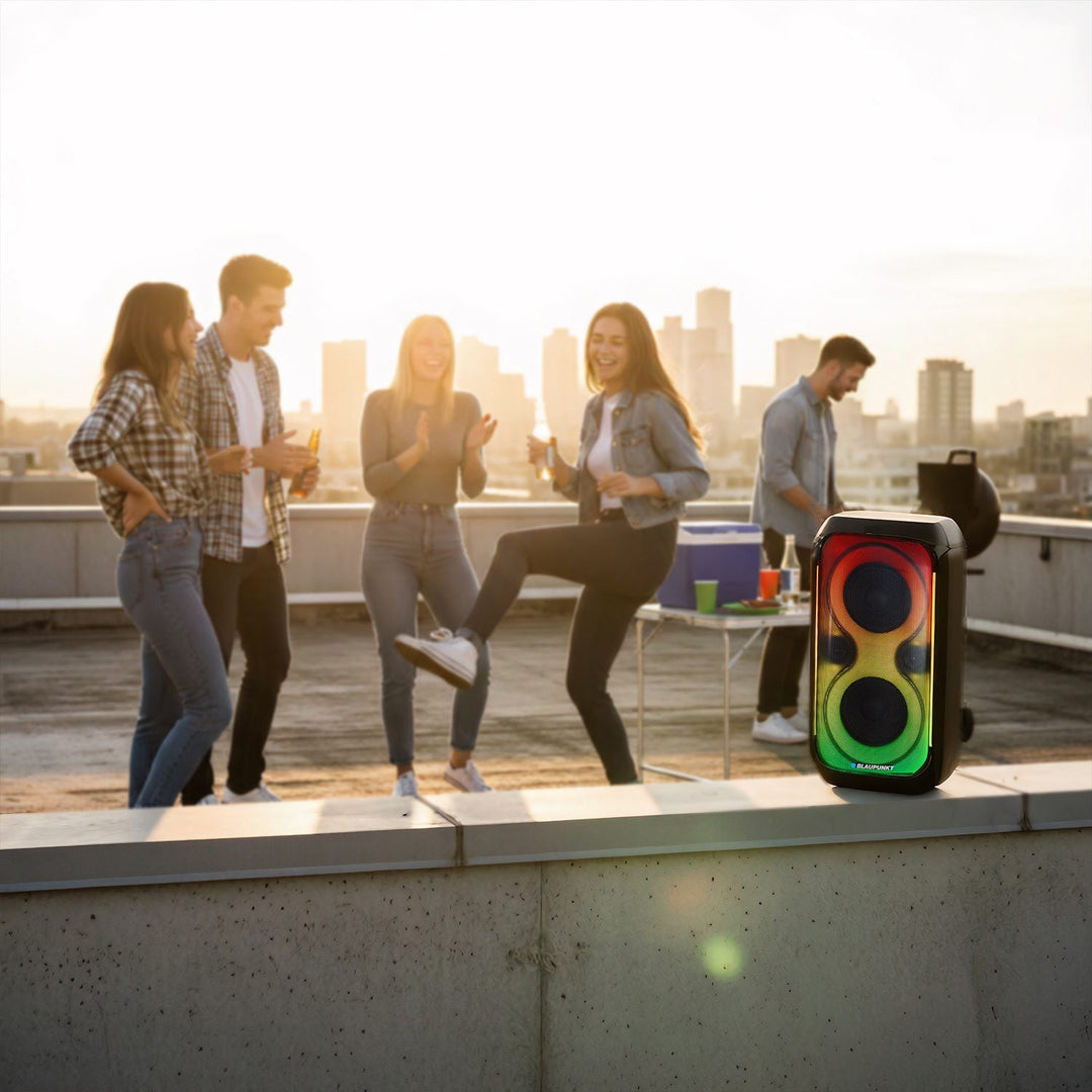 Blaupunkt Party Box-højttaler, LED-belysning, Bluetooth, USB og AUX, FM-radio, karaoke-funktion, fjernbetjening, batteritid op til 18 timer, PB60X