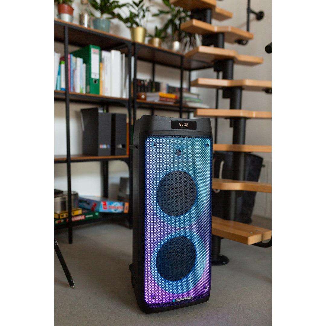 Blaupunkt Party Box-højttaler, LED-belysning, Bluetooth, USB og AUX, FM-radio, karaoke-funktion, fjernbetjening, PB08DB