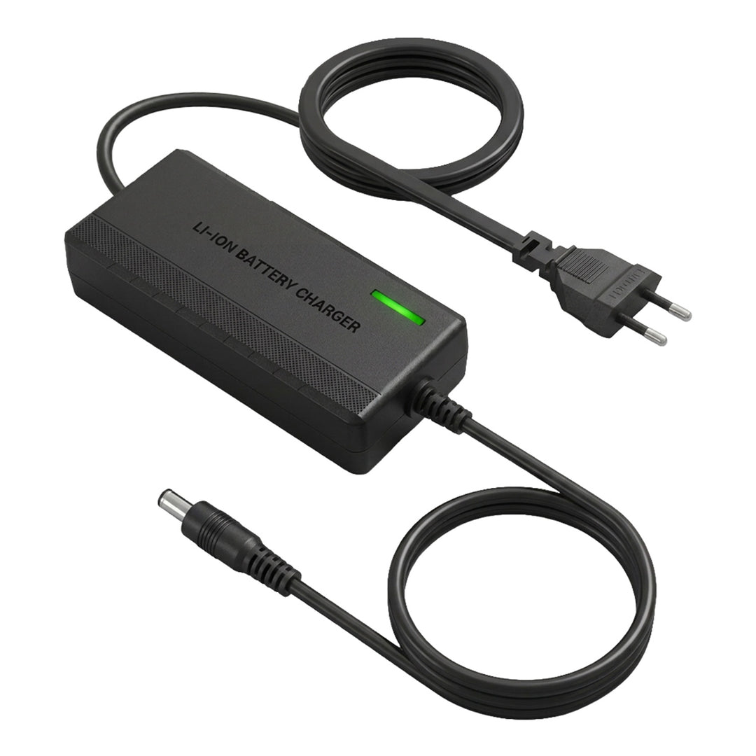 Universel oplader / strømforsyning fra Maclean Energy til løbehjul, 42 V DC, 2 A, maks. 85 W, hurtigopladning, 6 stik, MCE667