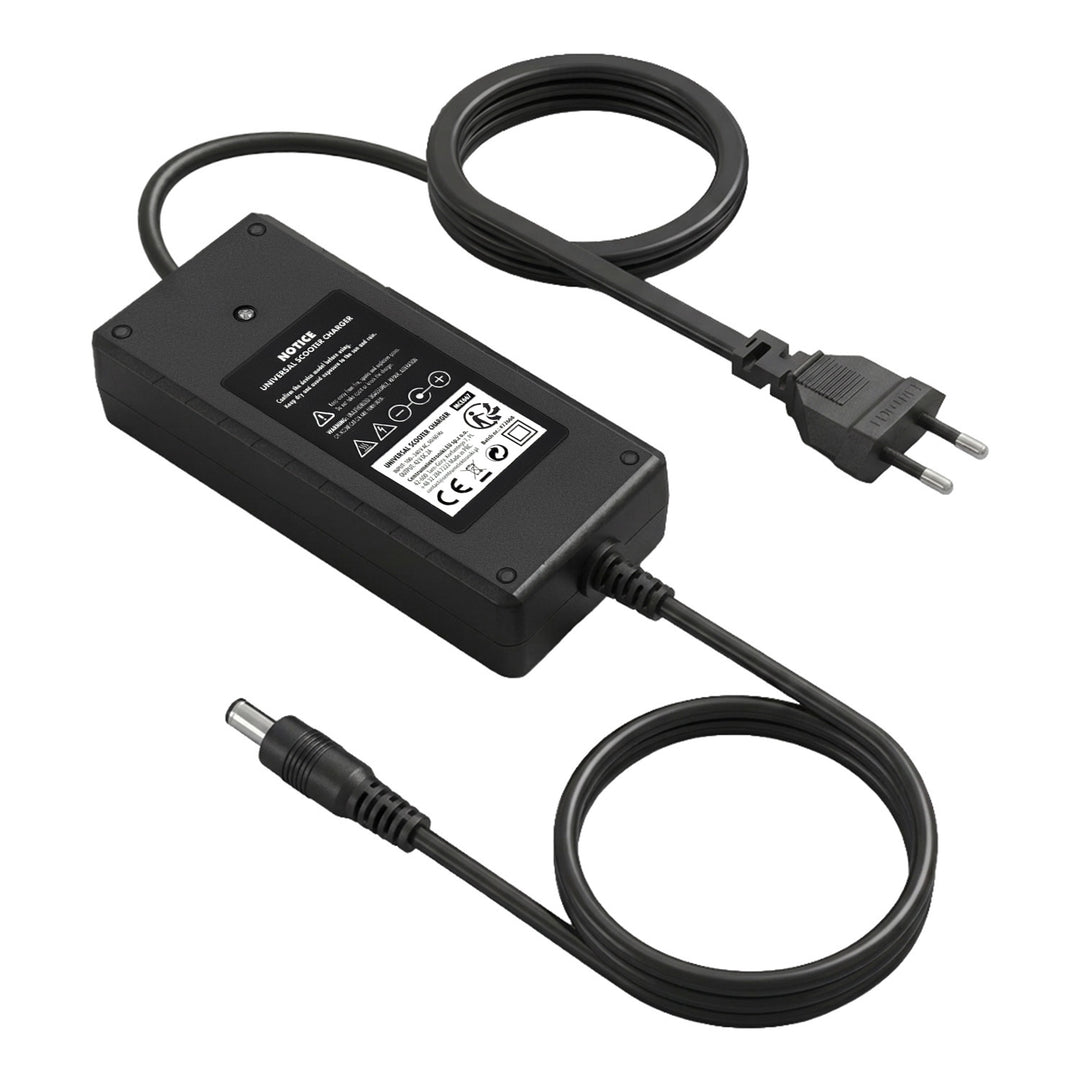 Universel oplader / strømforsyning fra Maclean Energy til løbehjul, 42 V DC, 2 A, maks. 85 W, hurtigopladning, 6 stik, MCE667