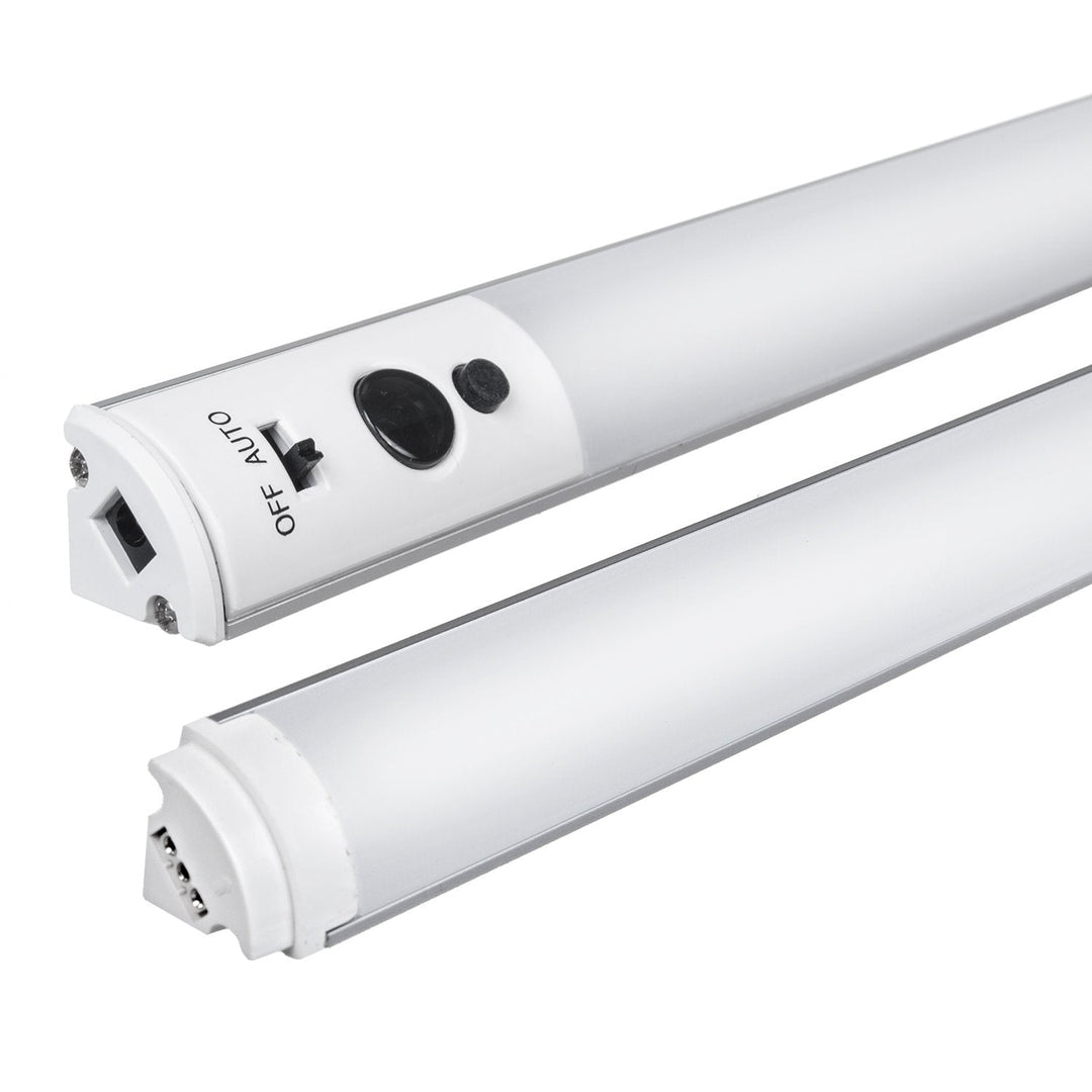 Underbords LED-lineær lampe, sæt med 2 moduler med fjernbetjening og strømforsyning Maclean Energy MCE245 – maks. 4 moduler på én strømforsyning