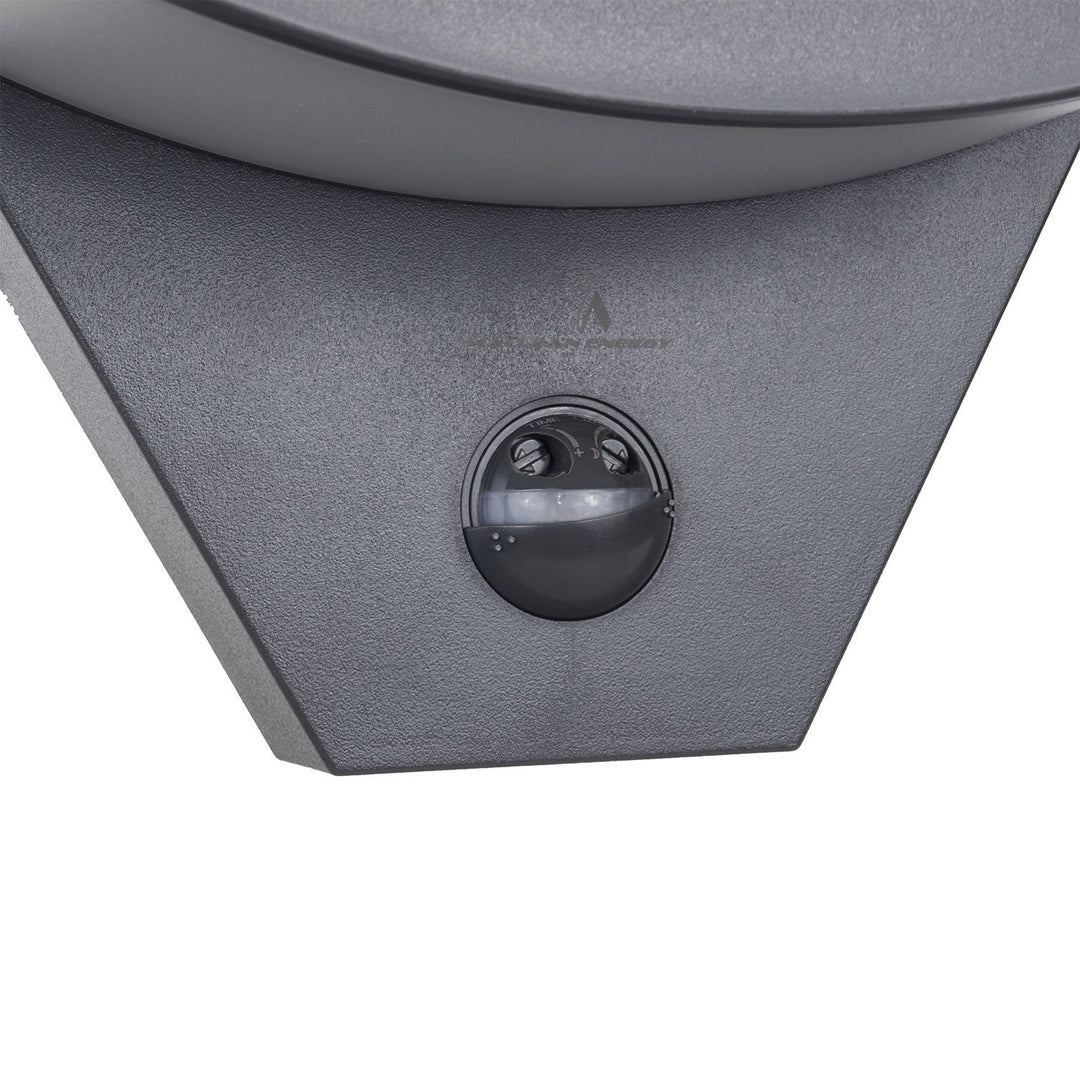 LED-lampe med infrarød bevægelsessensor MCE290 GR 800 lm 10 W IP54 Maclean Energy, farve: grå