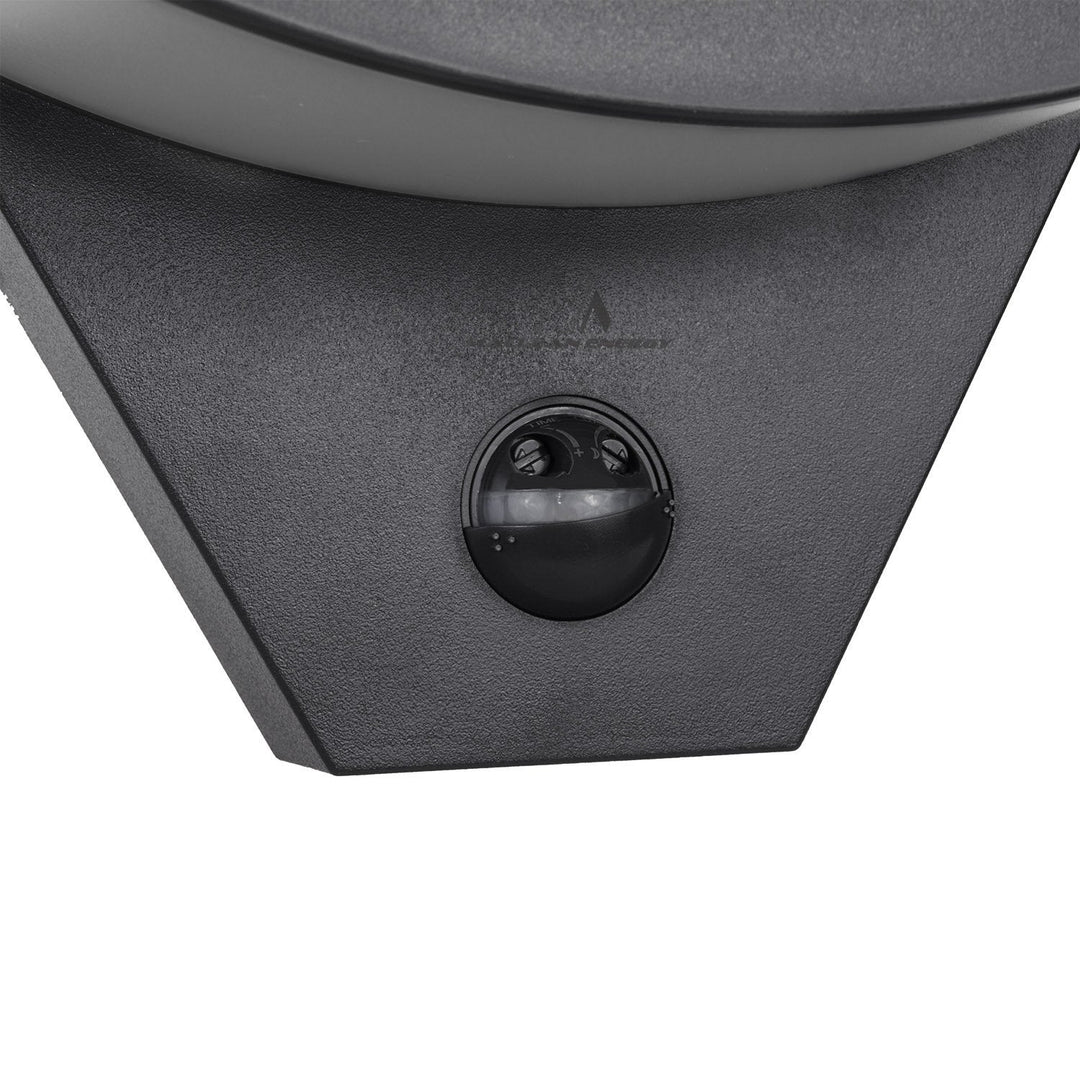 LED-lampe med infrarød bevægelsessensor MCE290 B 800 lm 10 W IP54 Maclean Energy, sort