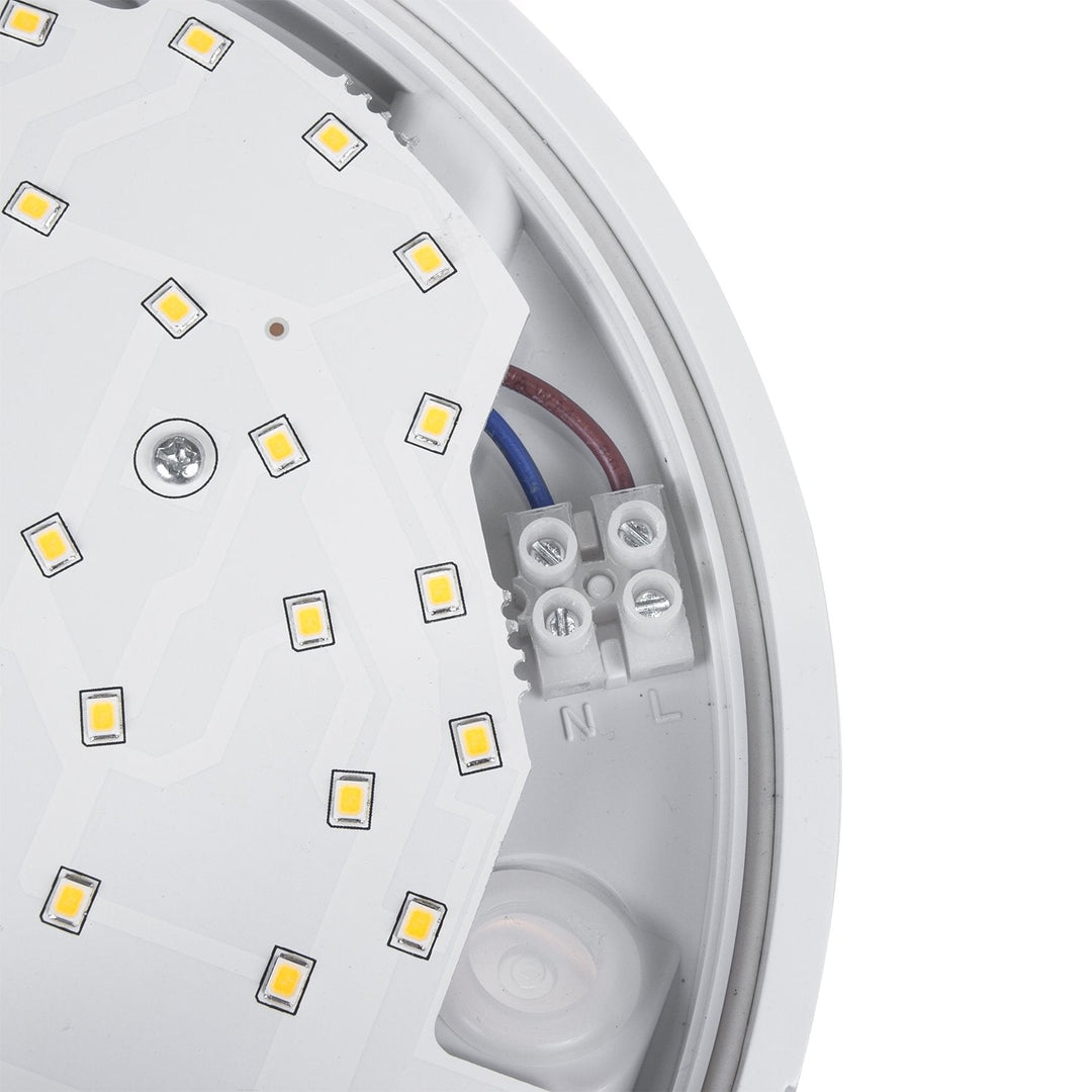 LED-lampe med infrarød bevægelsessensor MCE291 W 1100 lm 15 W IP54 Maclean Energy, farve: hvid
