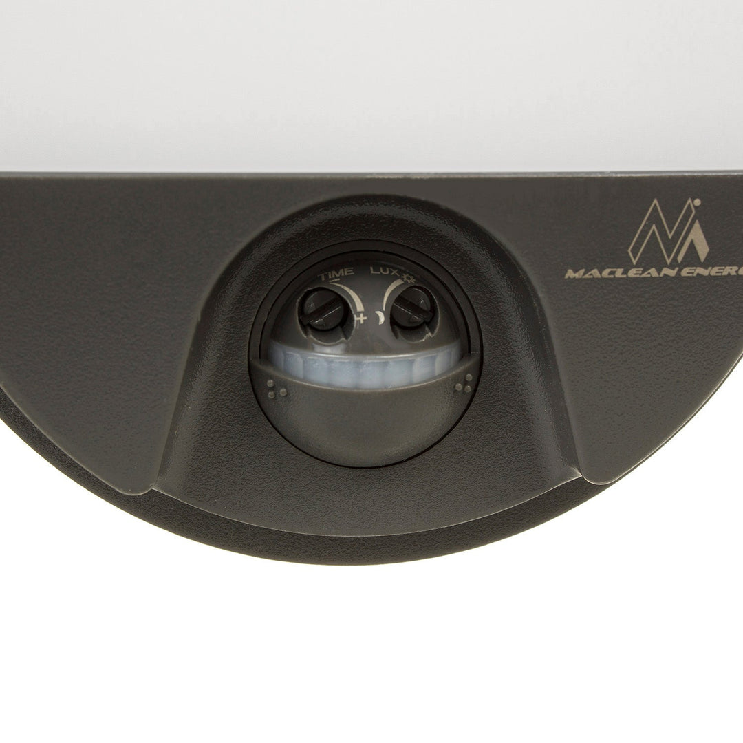 LED-lampe med infrarød bevægelsessensor MCE340 GR 1100lm 15W IP54 Maclean Energy farve grå, farve naturlig hvid (4000K)