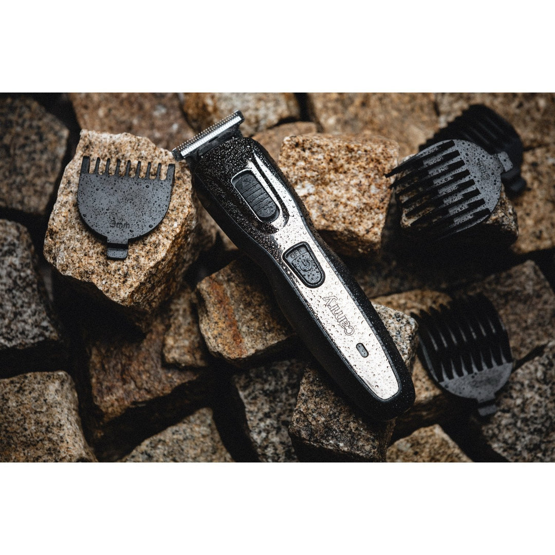 Camry CR 2921 5-i-1 trimmer kombinerer en hårklipper, en barbermaskine og en trimmer.