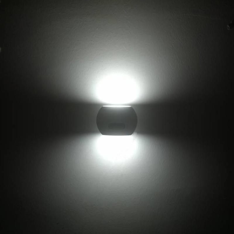 Væglampe med LED og PIR-sensor Maclean Energy MCE366 - PC+ALU, 20W (1600lm) Neutral White 4000K IP65 grå