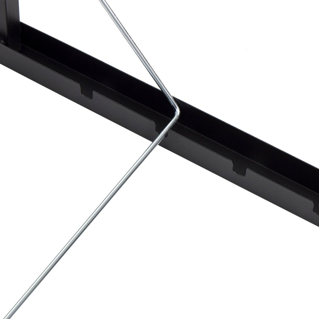 Foldbar badeværelseshåndtørrer, der monteres på væggen. Majka 60 cm sort