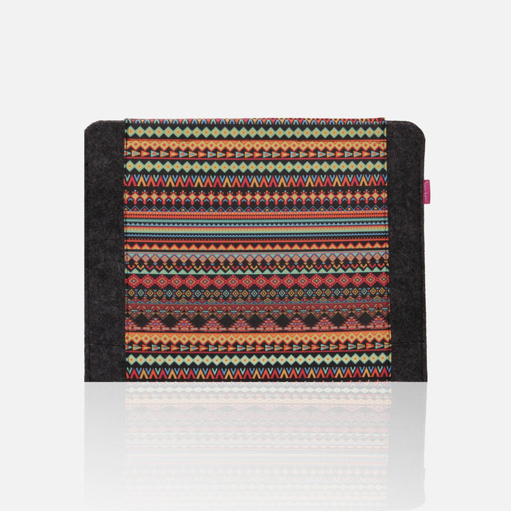 Laptop-taske til en 11''-bærbar computer, fremstillet af økologisk filt, med Aztec-mønster