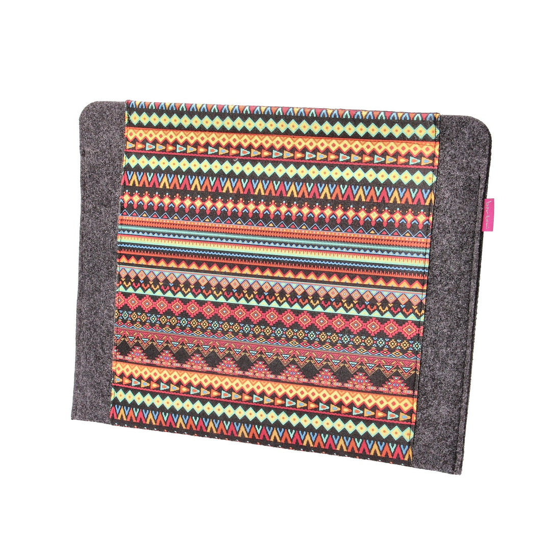 Laptop-taske til en 13'' bærbar computer, fremstillet af økologisk filt, med Aztec-mønster