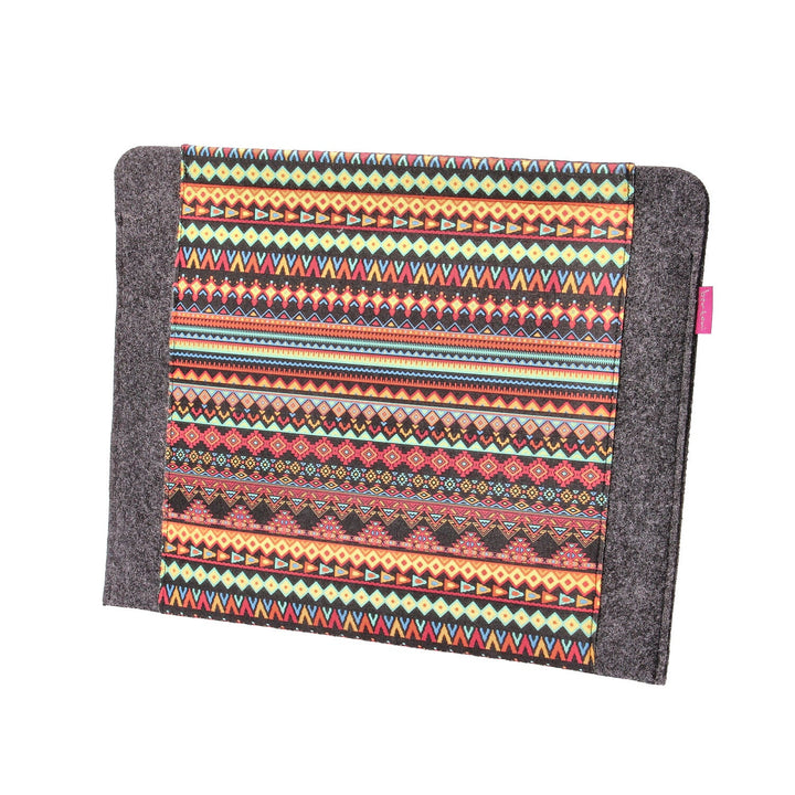 Laptop-taske til en 13'' bærbar computer, fremstillet af økologisk filt, med Aztec-mønster