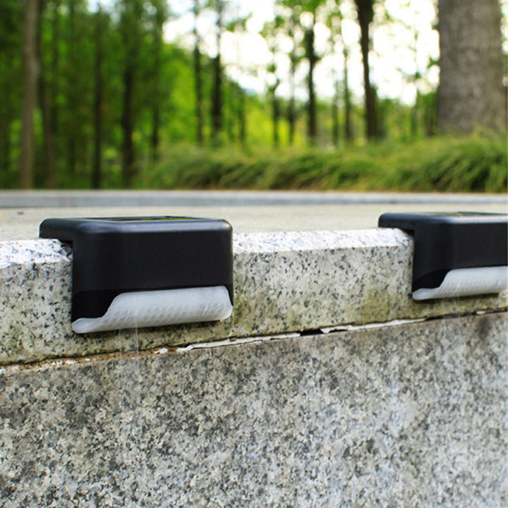 Maclean IP44 LED-trappelampe til terrassen, 4000K, Ni-MH 100 mAh, 80x45x45mm, skumringssensor MCE319