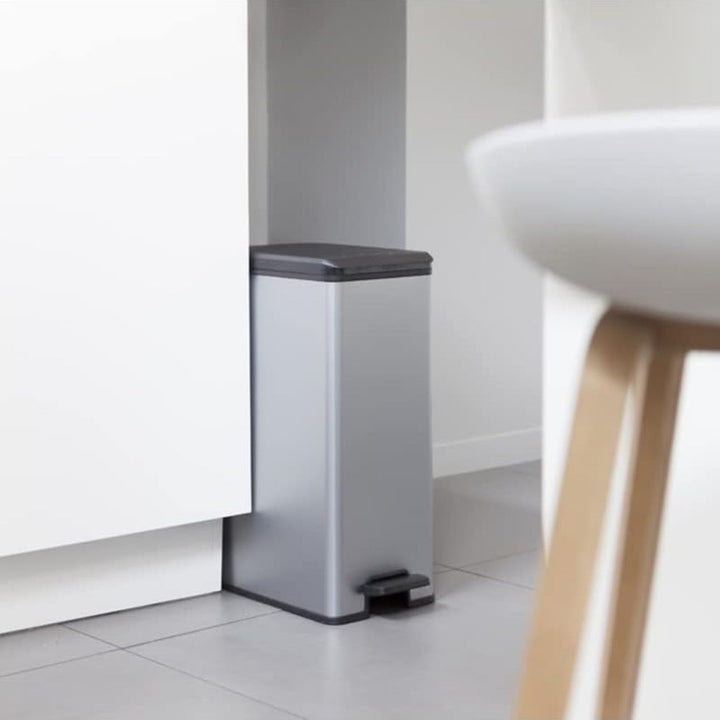 Curver skraldespand med pedal, kapacitet 40 l, Slim Bin