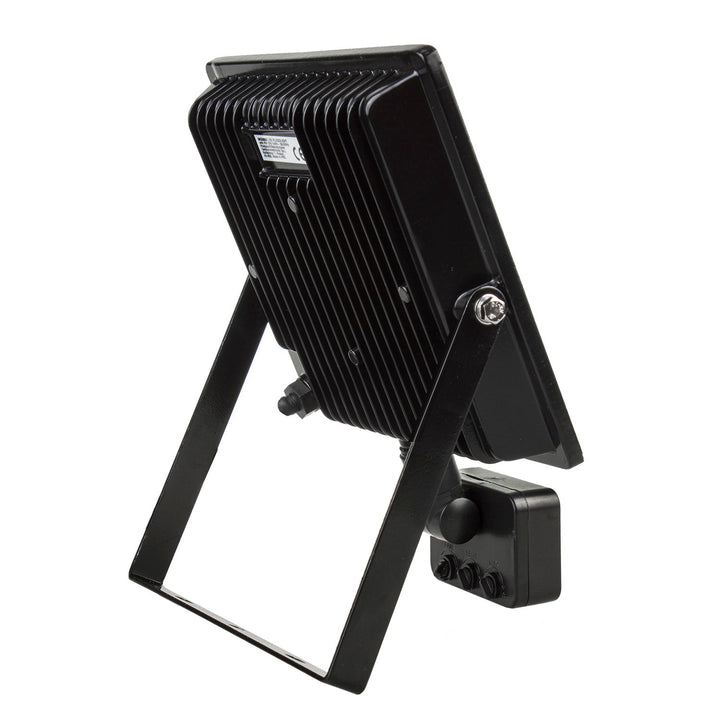 2x LED-projektor med bevægelsessensor Maclean, slim 50W, 4000lm, kold hvid farve (6000K), IP44, MCE650 CW PIR